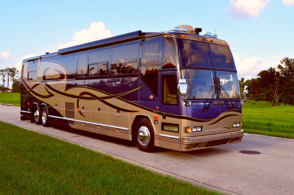 2001 Prevost Featherlite H3-45 For Sale