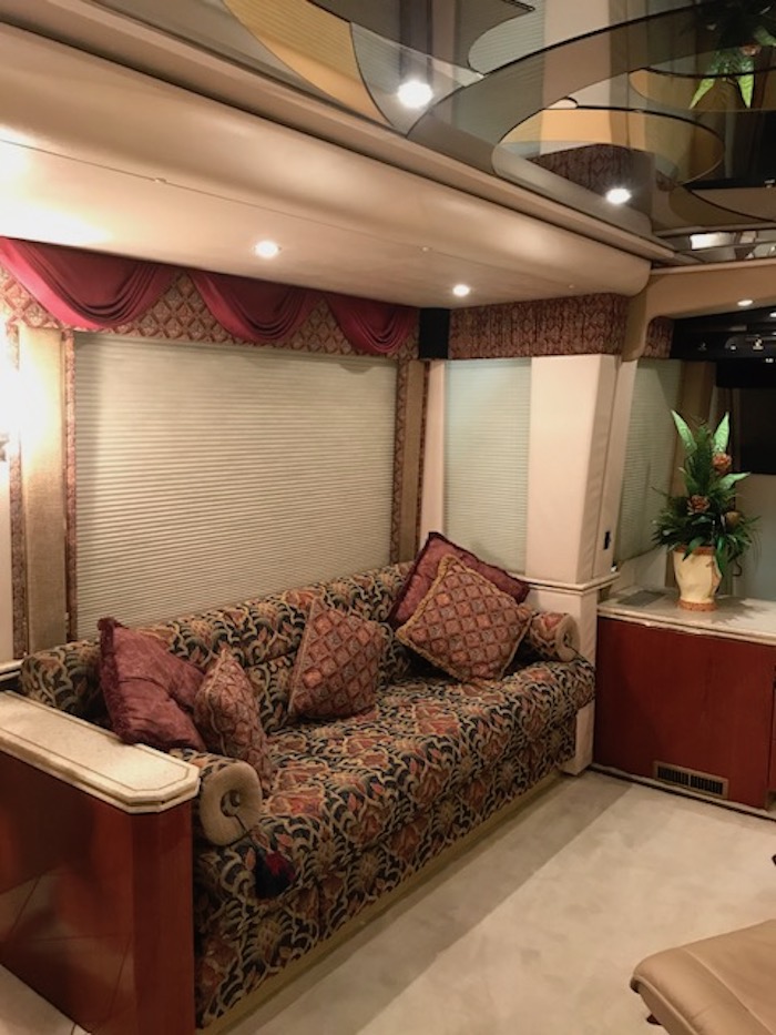 2001 Prevost Featherlite H3-45 For Sale