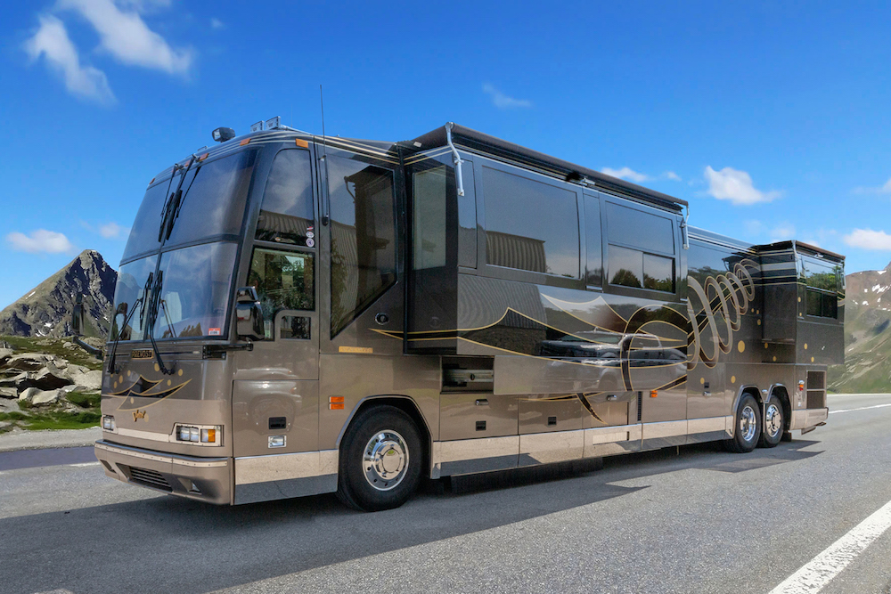 2001 Prevost Featherlite H3-45 For Sale