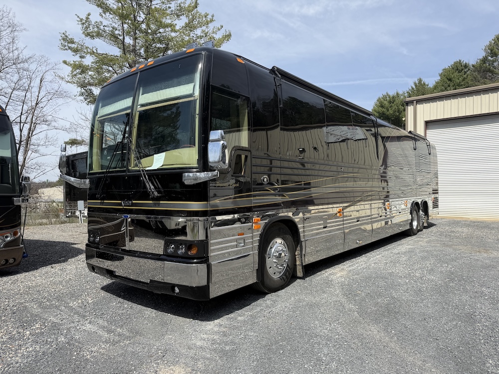 2001 Prevost Featherlite XLII For Sale