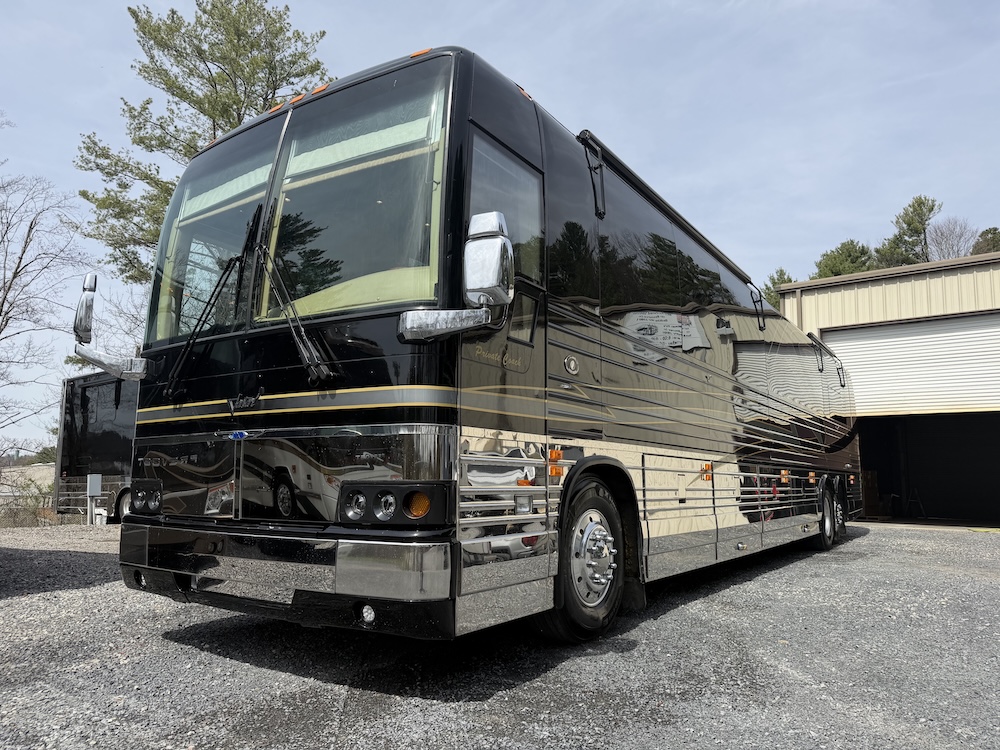 2001 Prevost Featherlite XLII For Sale