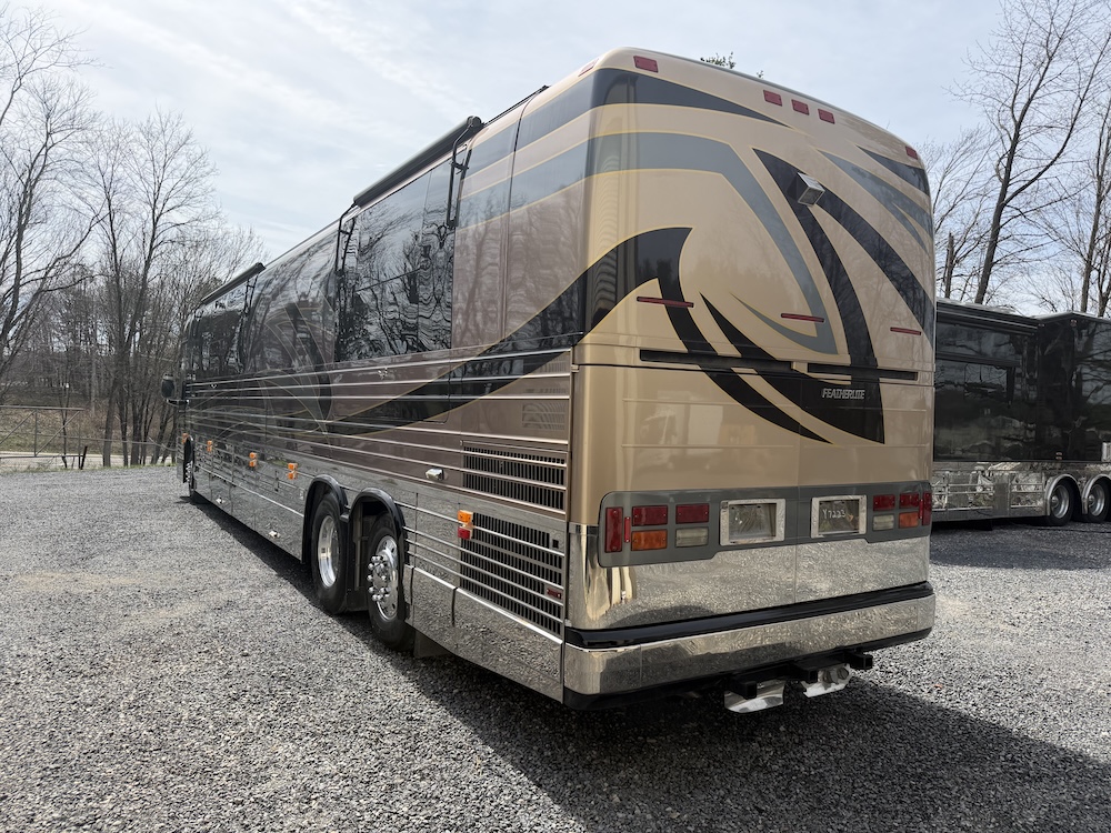 2001 Prevost Featherlite XLII For Sale