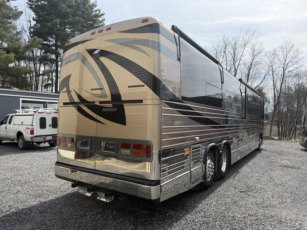 2001 Prevost Featherlite XLII For Sale