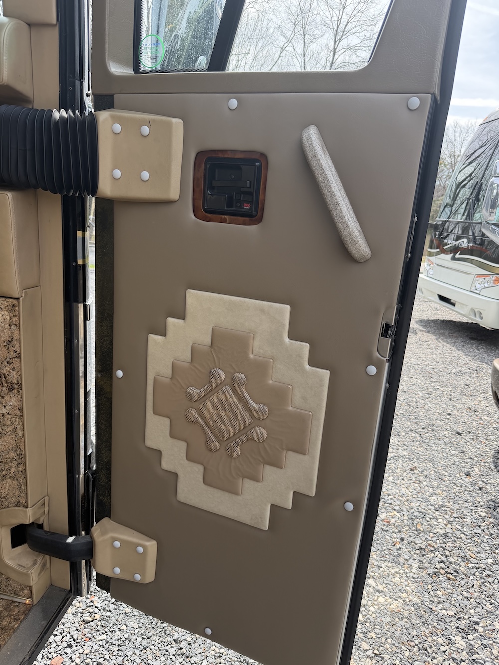 2001 Prevost Featherlite XLII For Sale