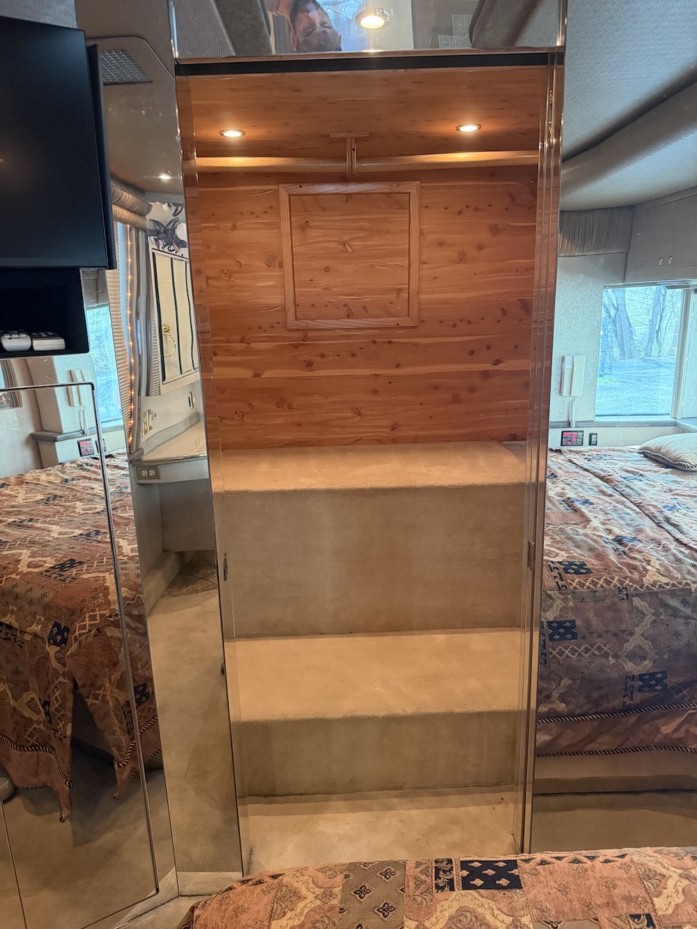 2001 Prevost Featherlite XLII For Sale