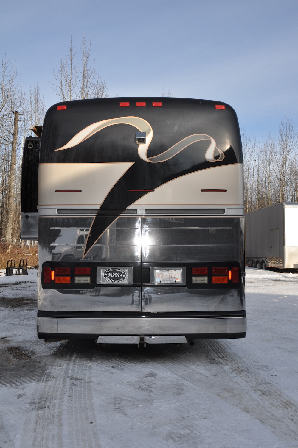 2001 Prevost Featherlite XLII For Sale