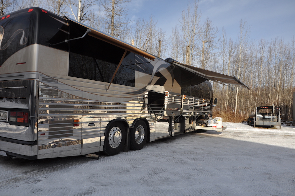 2001 Prevost Featherlite XLII For Sale