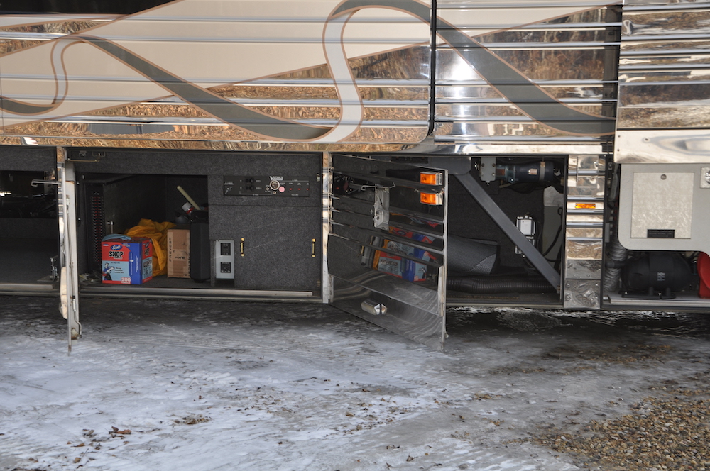 2001 Prevost Featherlite XLII For Sale