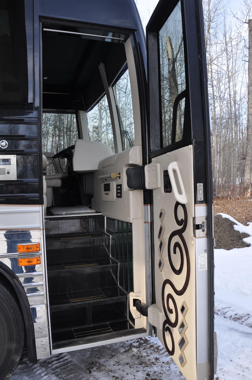 2001 Prevost Featherlite XLII For Sale