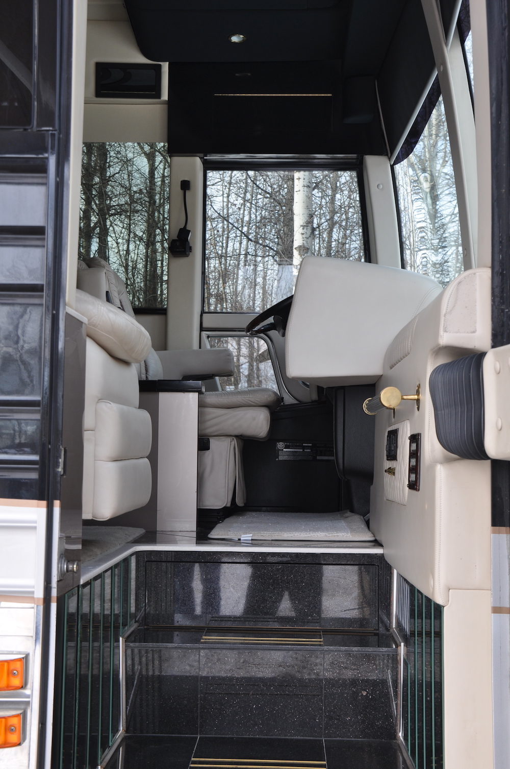 2001 Prevost Featherlite XLII For Sale