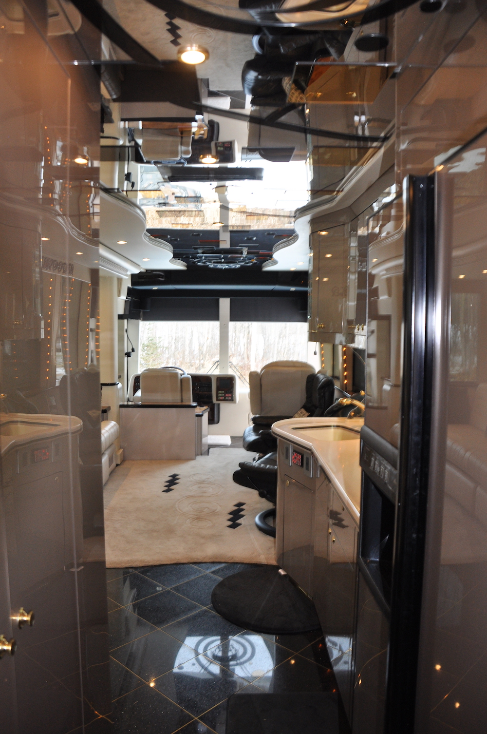 2001 Prevost Featherlite XLII For Sale