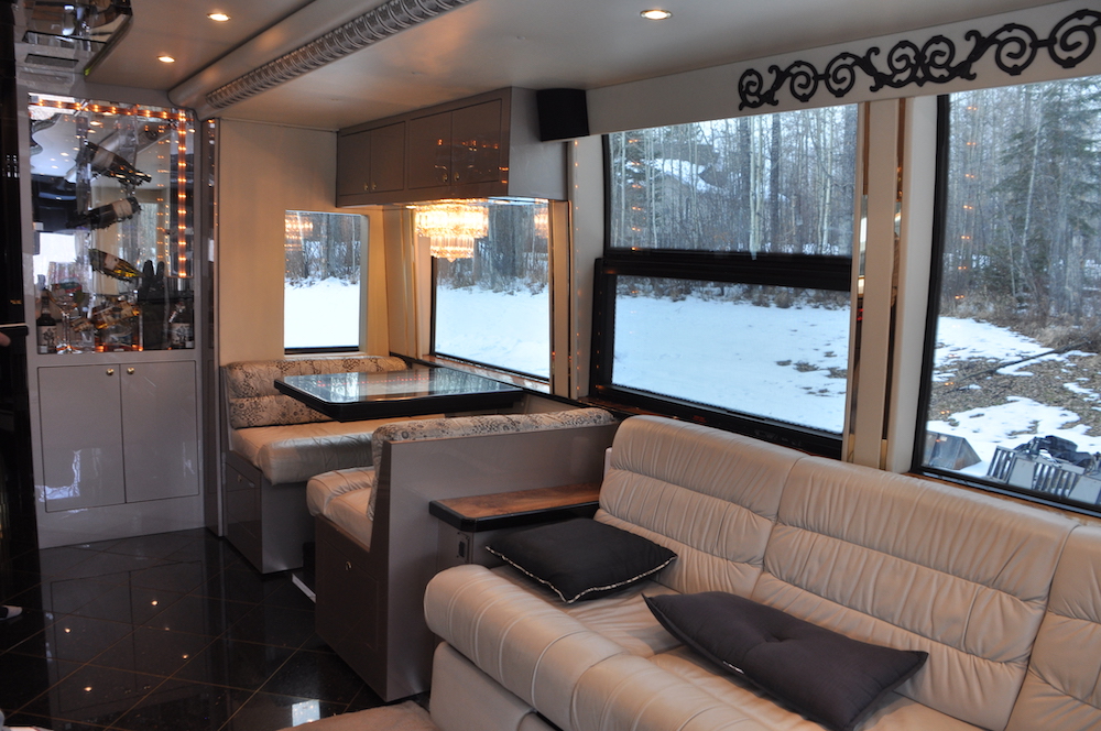 2001 Prevost Featherlite XLII For Sale