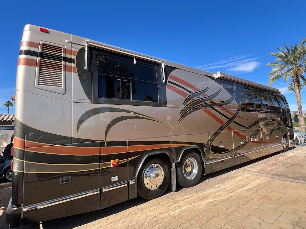 2001 Prevost  H3-45 For Sale