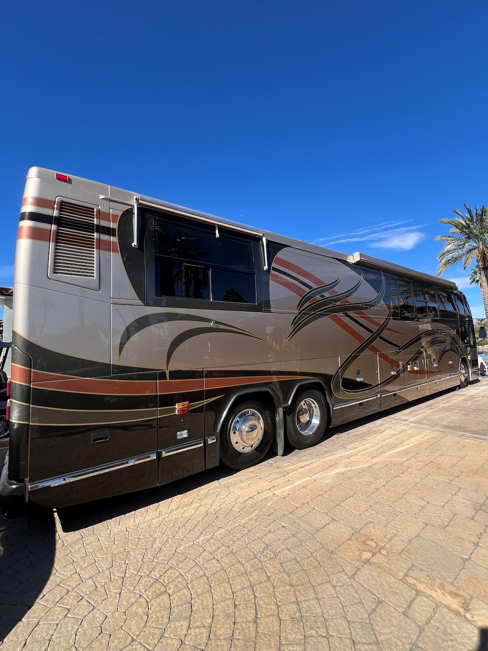 2001 Prevost  H3-45 For Sale