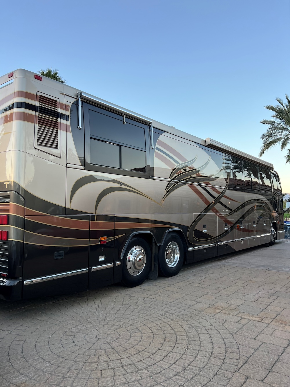 2001 Prevost  H3-45 For Sale