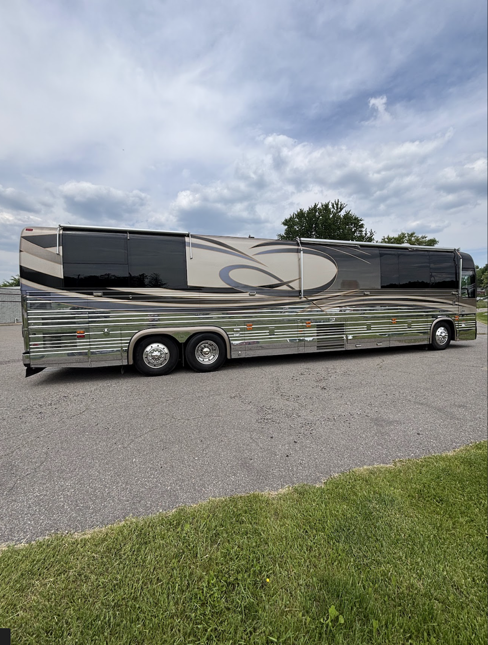 2001 Prevost Liberty XLII For Sale