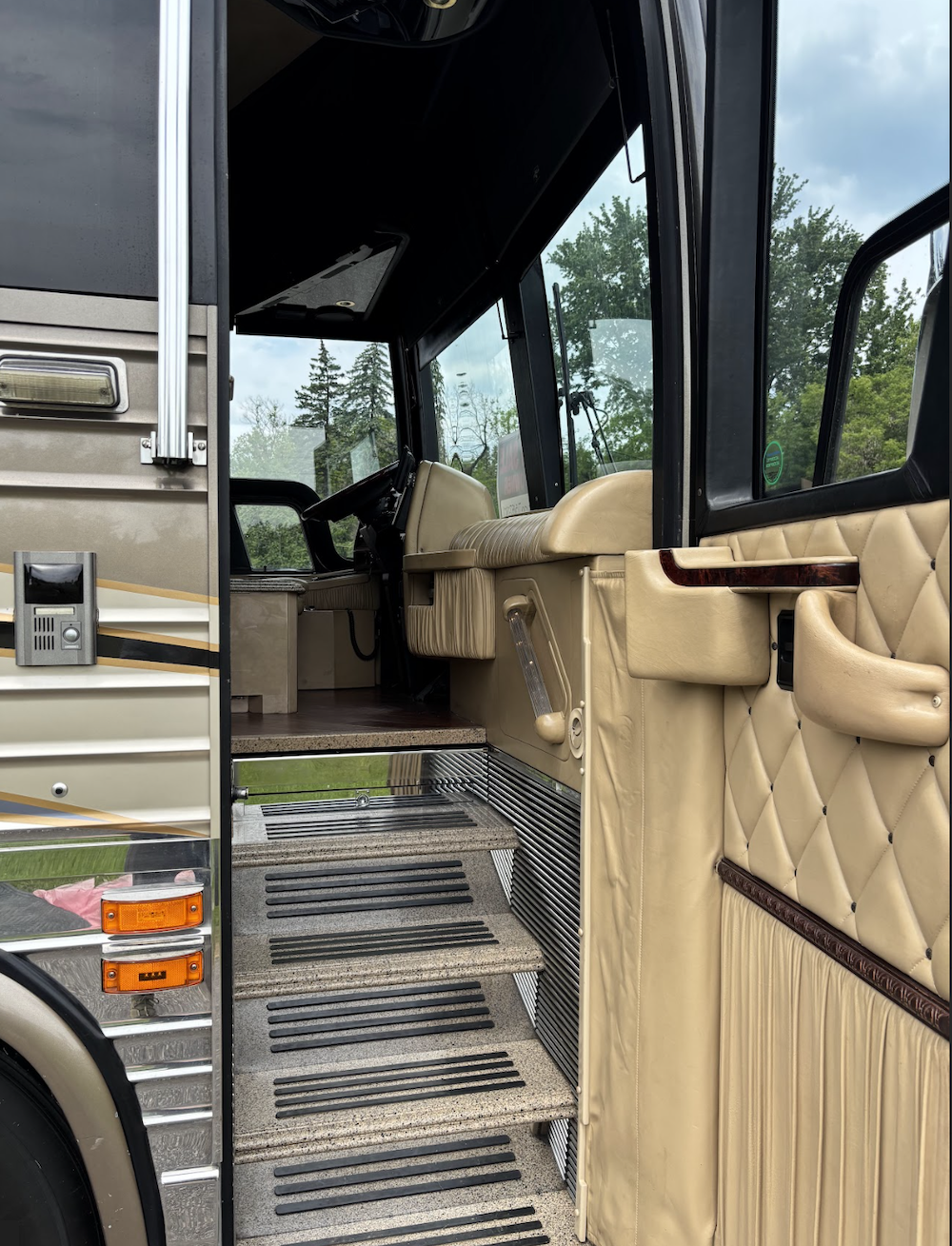 2001 Prevost Liberty XLII For Sale