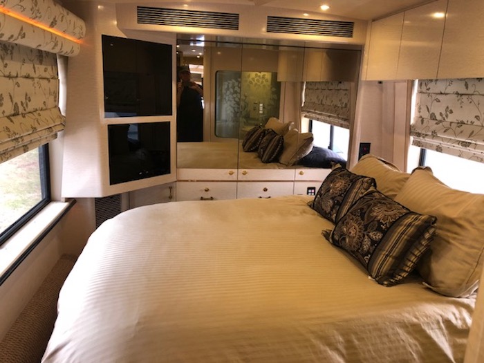 2001 Prevost Marathon H3-45 For Sale