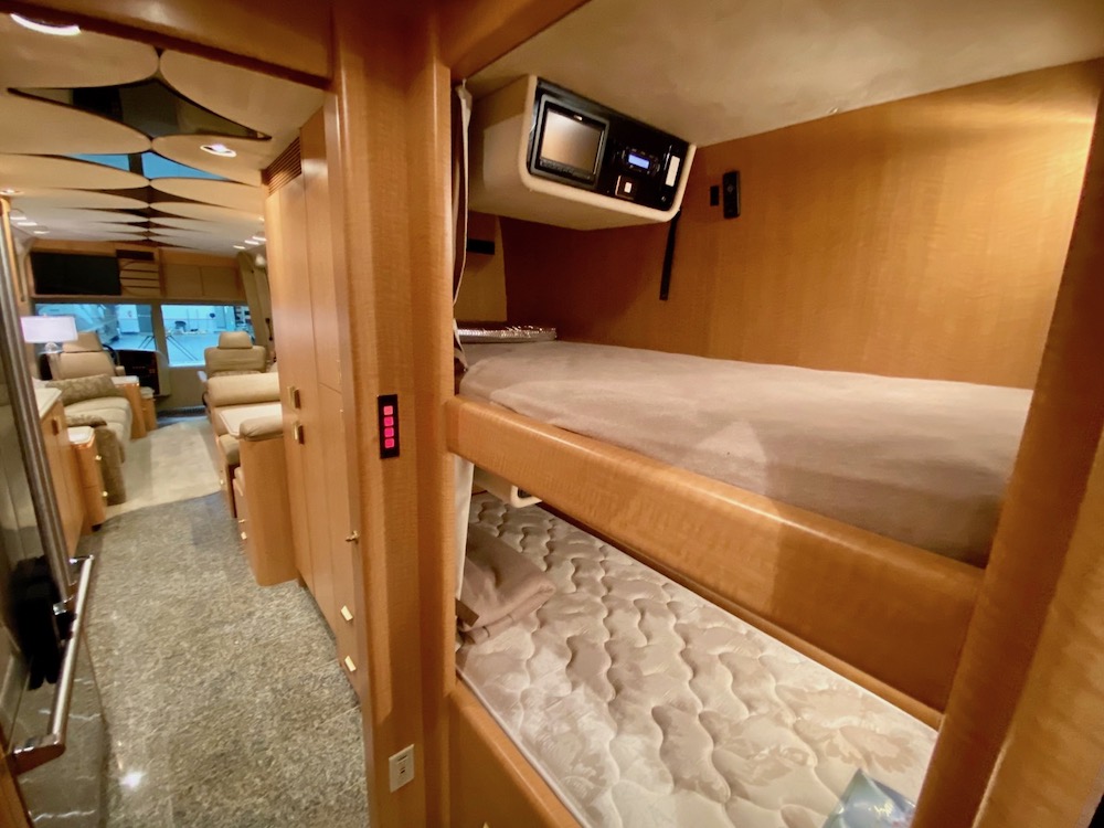 2001 Prevost Marathon XLII For Sale