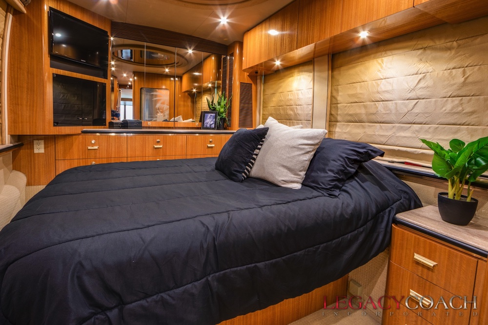 2001 Prevost Marathon XLII For Sale