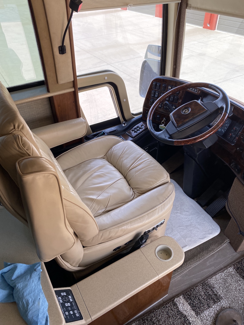 2001 Prevost Royale XLII For Sale