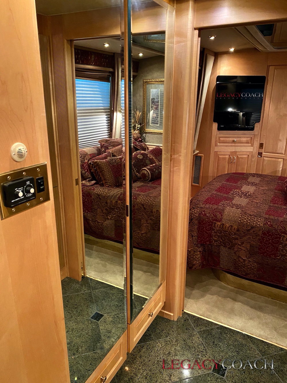 2001 Prevost Royale XLII For Sale