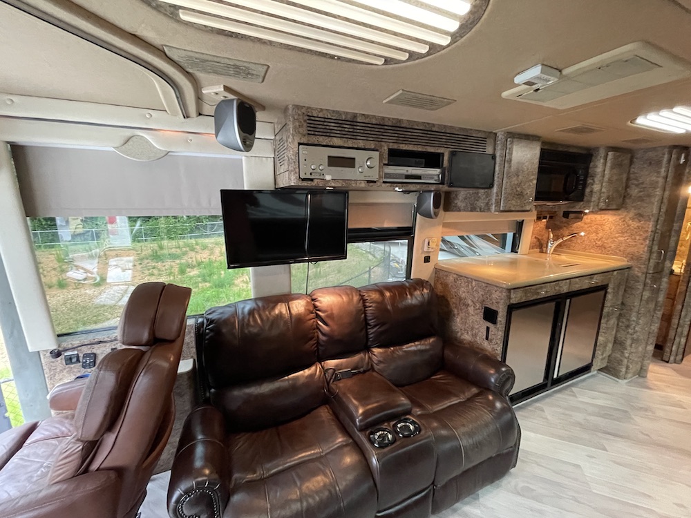 2001 Prevost Superior XLII For Sale