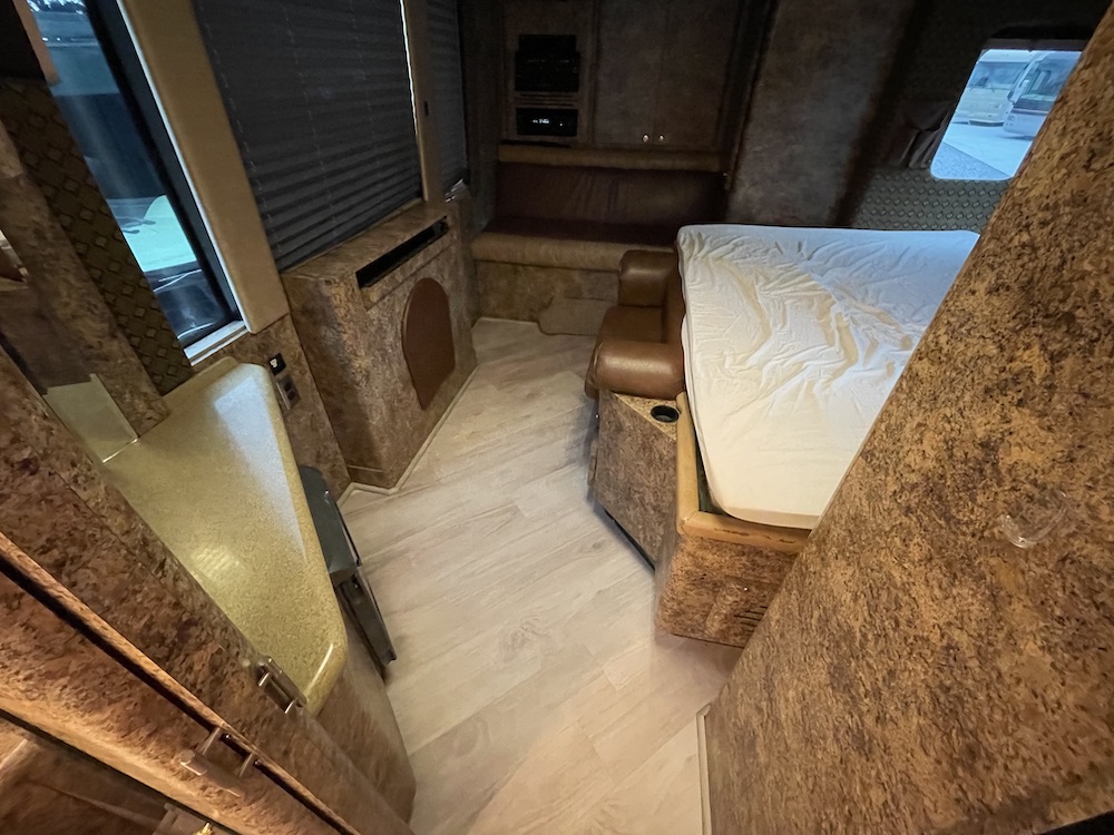 2001 Prevost Superior XLII For Sale