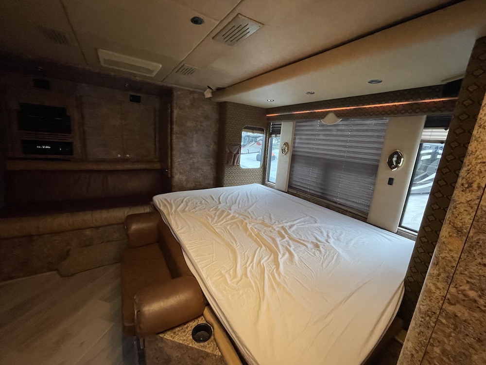 2001 Prevost Superior XLII For Sale