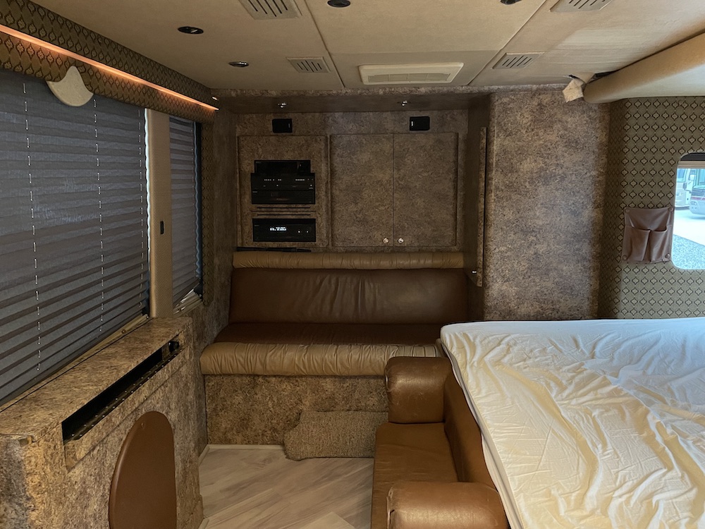 2001 Prevost Superior XLII For Sale