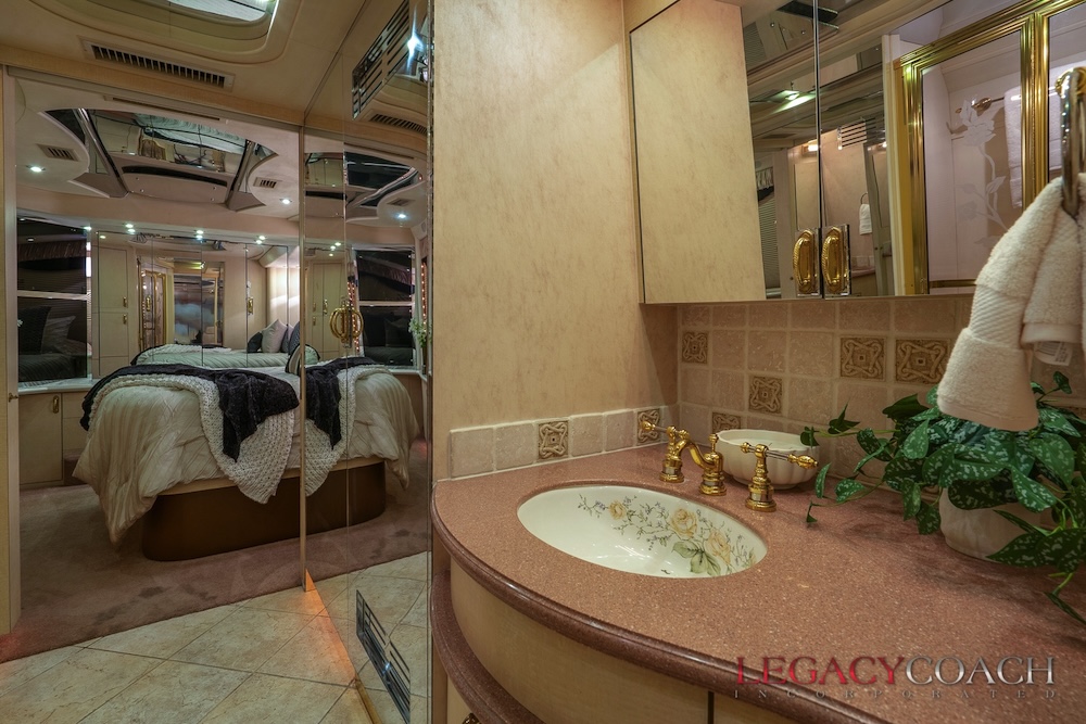2002 Prevost Country Coach XLII For Sale
