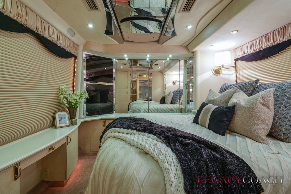 2002 Prevost Country Coach XLII For Sale