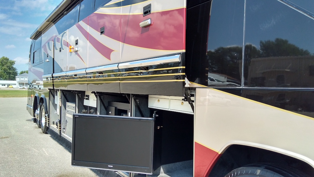 2002 Prevost Featherlite H3-45 For Sale