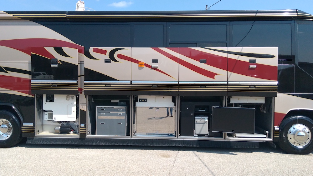 2002 Prevost Featherlite H3-45 For Sale