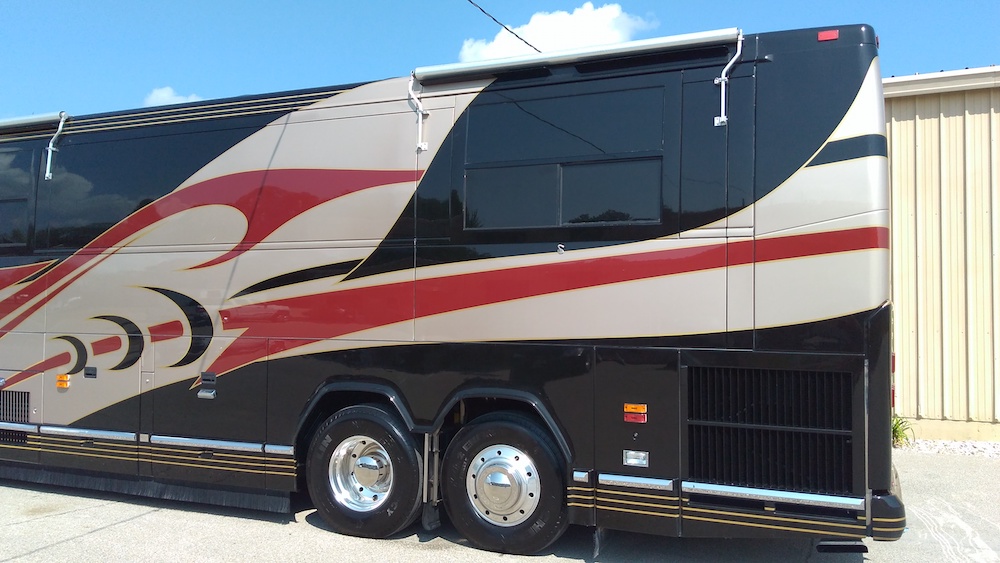 2002 Prevost Featherlite H3-45 For Sale