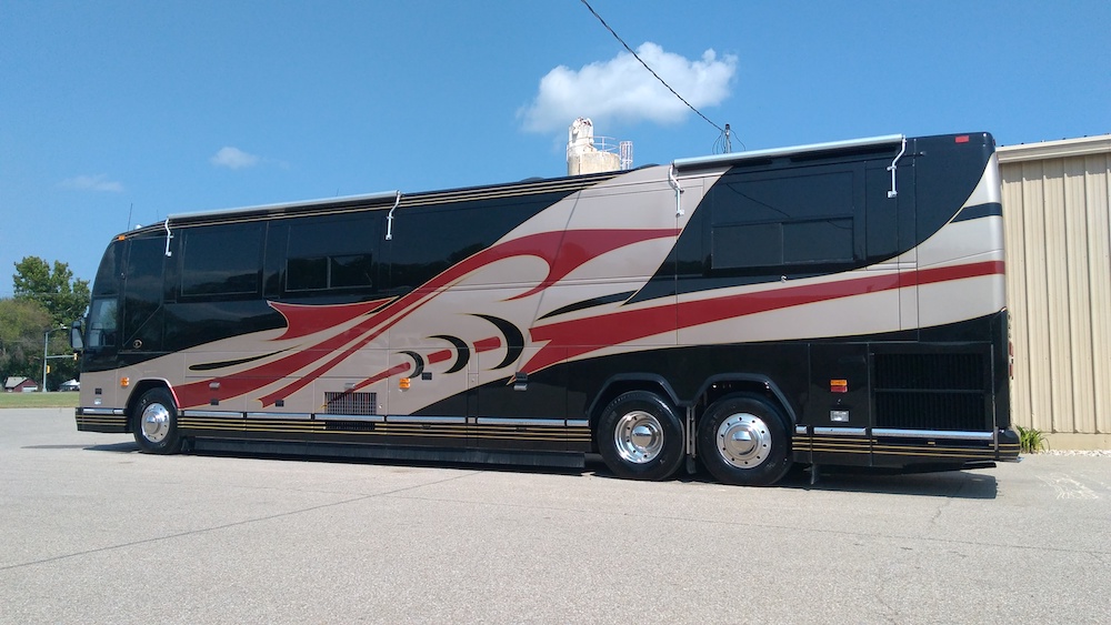 2002 Prevost Featherlite H3-45 For Sale