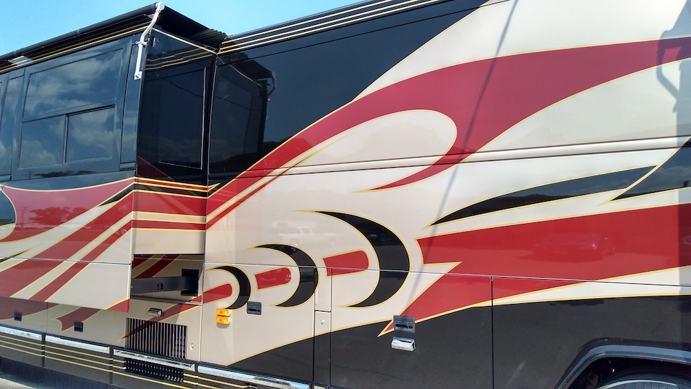 2002 Prevost Featherlite H3-45 For Sale