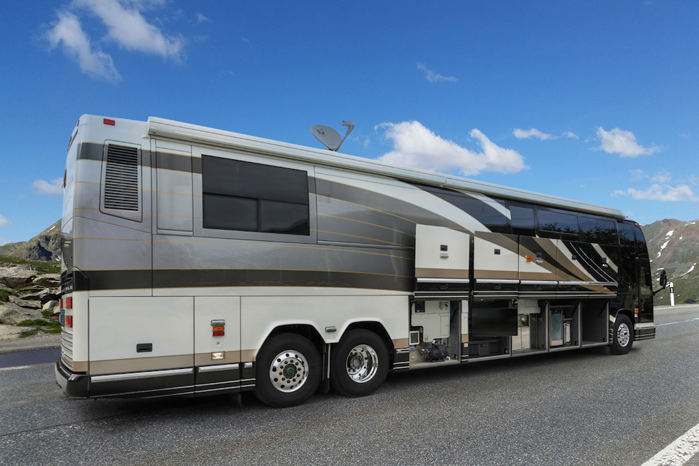 2002 Prevost Featherlite H3-45 For Sale