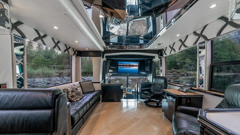 2002 Prevost Featherlite H3-45 For Sale