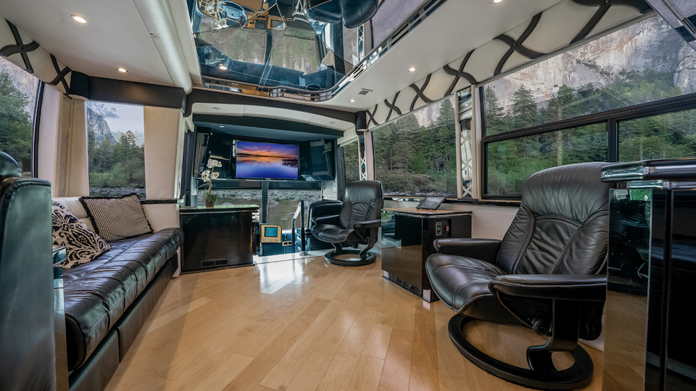 2002 Prevost Featherlite H3-45 For Sale