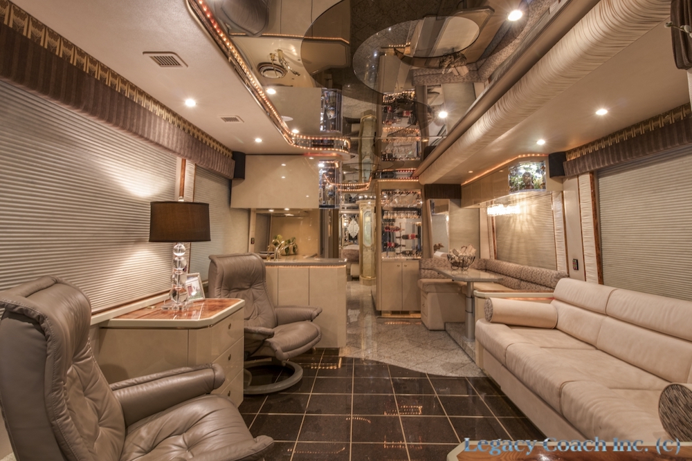 2002 Prevost Featherlite H3-45 For Sale