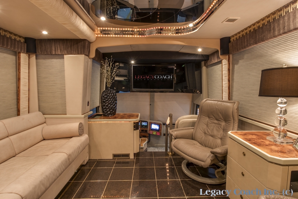 2002 Prevost Featherlite H3-45 For Sale