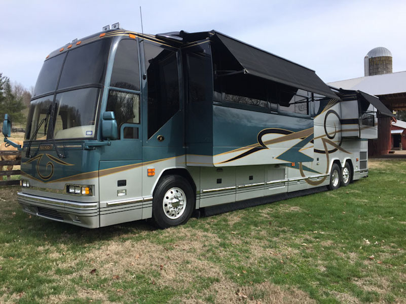 2002 Prevost Featherlite H3-45 For Sale