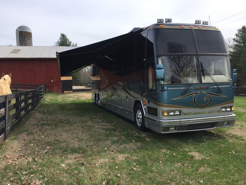 2002 Prevost Featherlite H3-45 For Sale