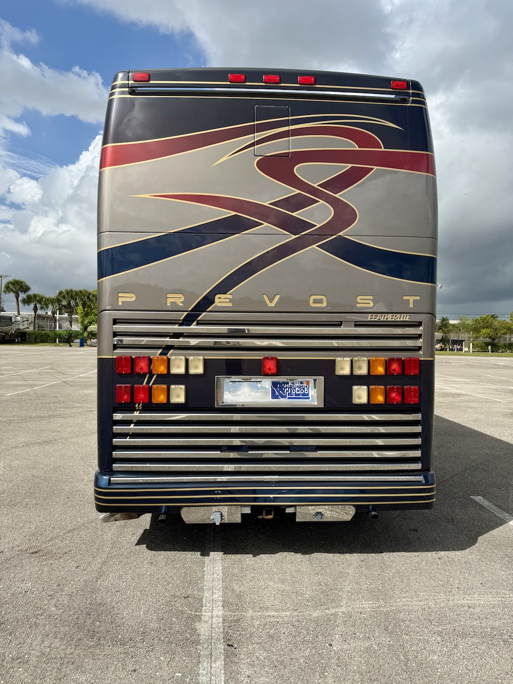 2002 Prevost Featherlite  H3-45 For Sale