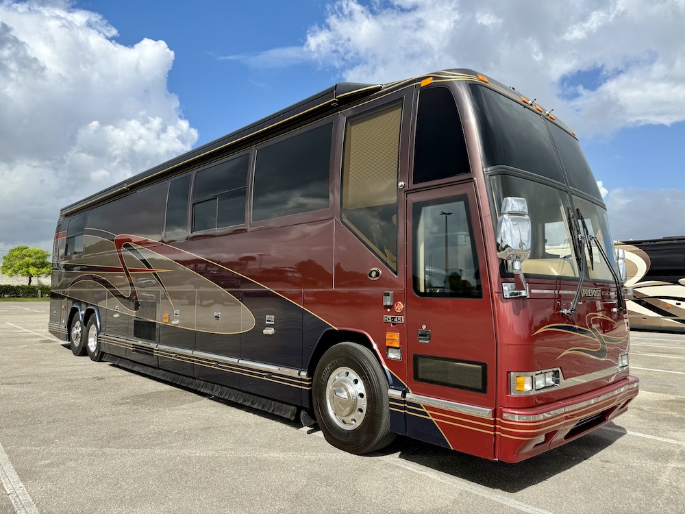 2002 Prevost Featherlite  H3-45 For Sale