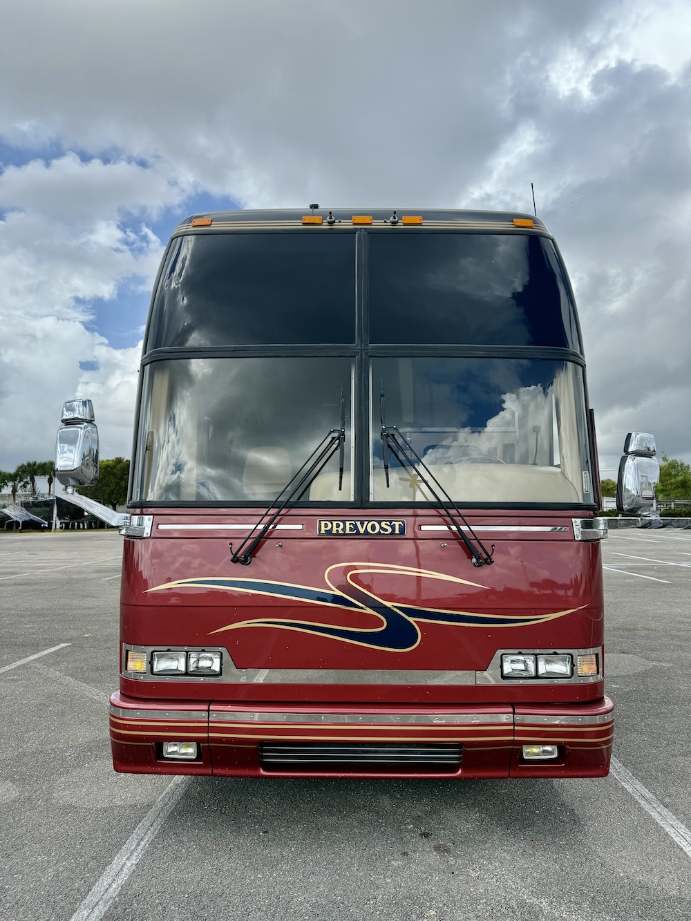 2002 Prevost Featherlite  H3-45 For Sale