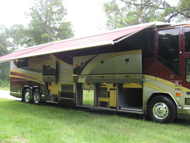 2002 Prevost Featherlite H3-45 For Sale