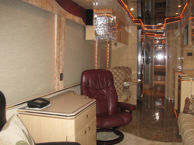 2002 Prevost Featherlite H3-45 For Sale