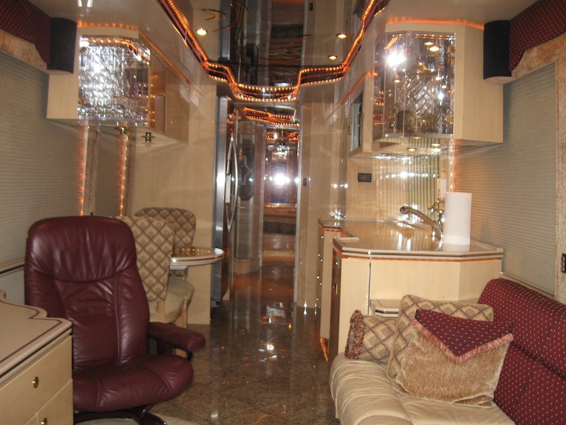 2002 Prevost Featherlite H3-45 For Sale